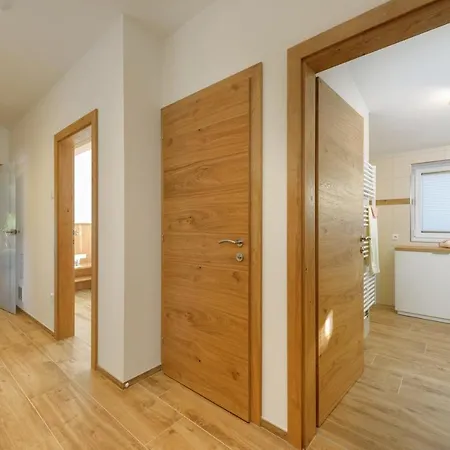 Apartmán Mayrhofer - *